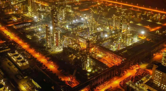 중한석화 야간 증설작업 현장. <SK종합화학 제공>